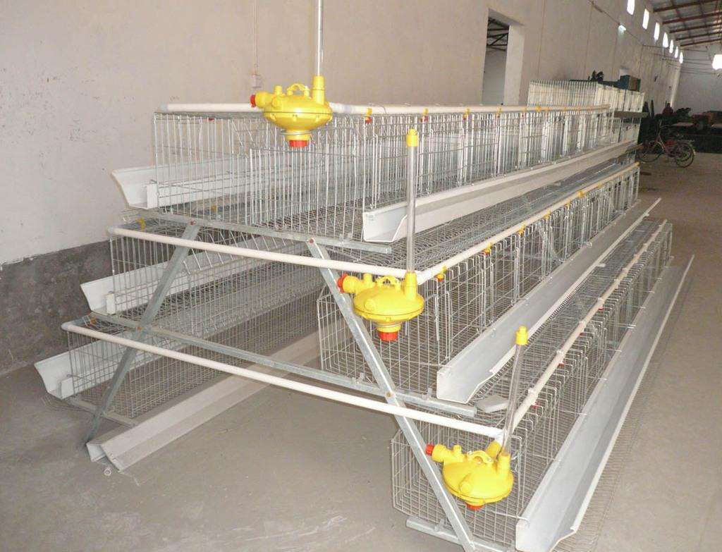 Chicken Cage adopts advanced hot-dip galvanizing process, corrosion resistance, aging resistance, long life, strong and beautiful